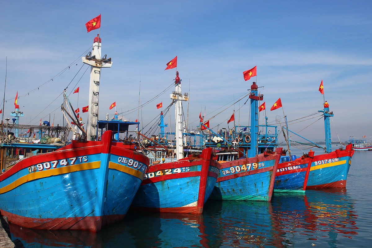 Tàu đánh bắt biển